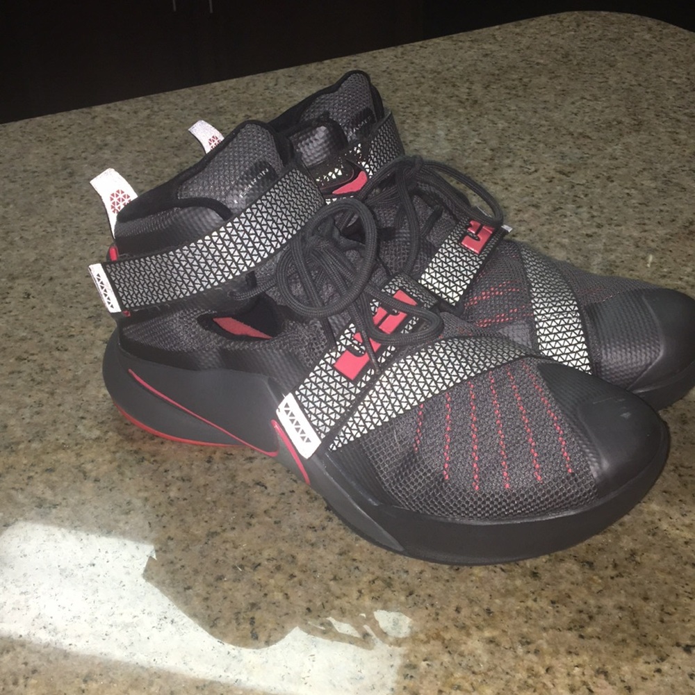 Nike Lebron Soldier 9